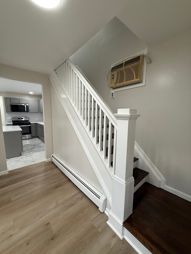 Building Photo - 255 N 1st Ave