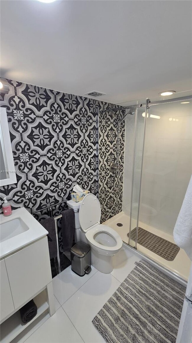 Building Photo - 9195 Collins Ave