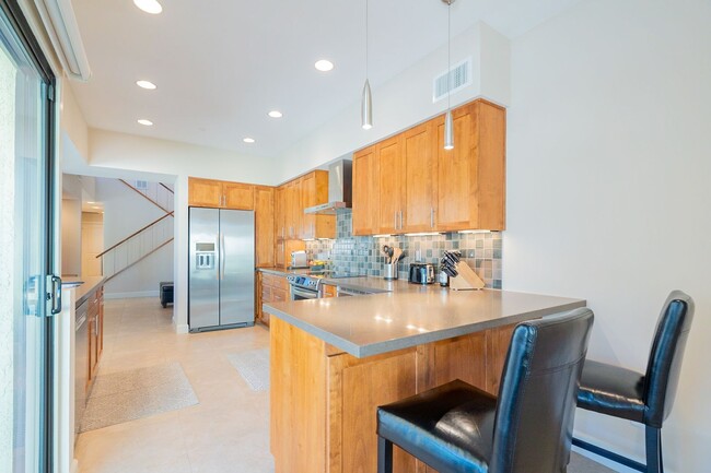 Building Photo - PRIVATE POOL - 2 BEDROOMS PLUS DEN