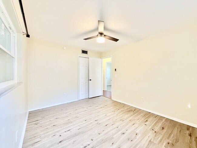 Building Photo - 13788 Montego Dr