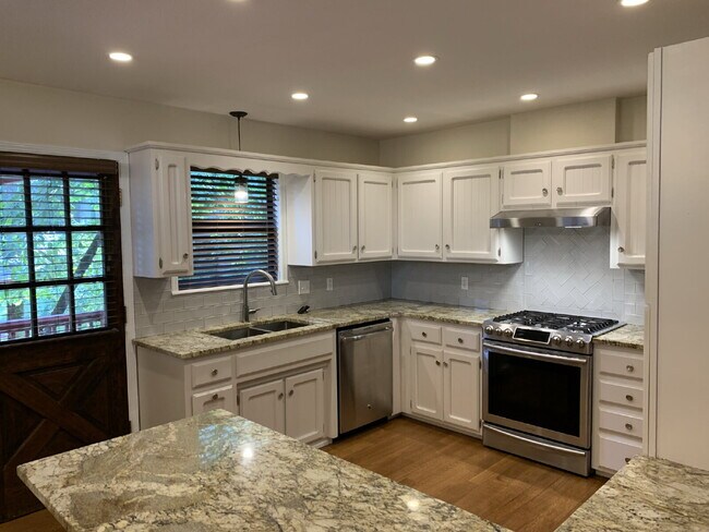 Building Photo - 406 S 37th St