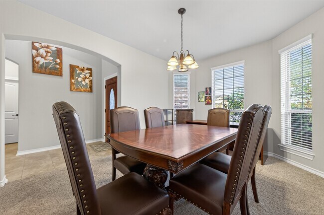 Building Photo - 2310 Shannon Ct