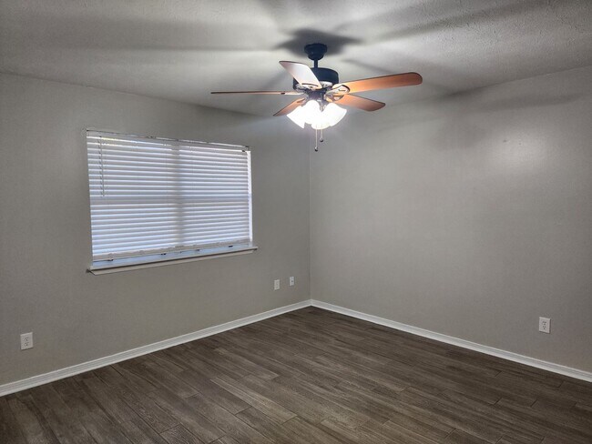 Building Photo - Harbour Towne