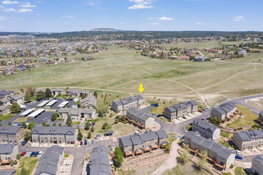 Building Photo - 1033 Burning Bush Pt