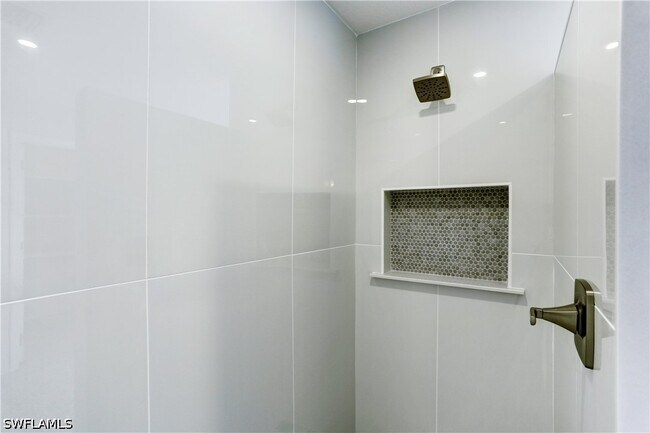 Building Photo - 14047 Danpark Loop
