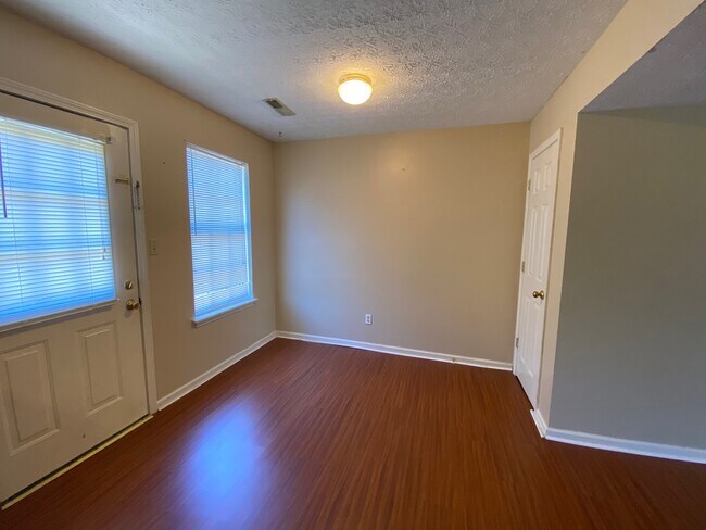 Building Photo - 1744 Cave Mill Rd