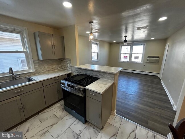 Building Photo - 7347 Tabor Ave