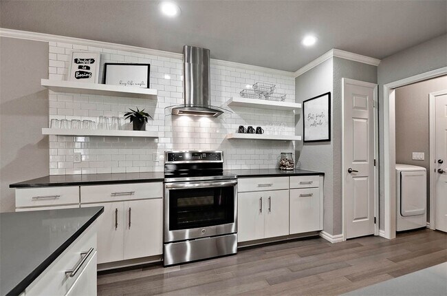 Building Photo - 7 S Prairie Dunes Dr