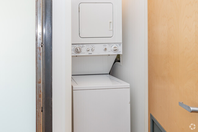 Washer/Dryer - Glasdore Lofts