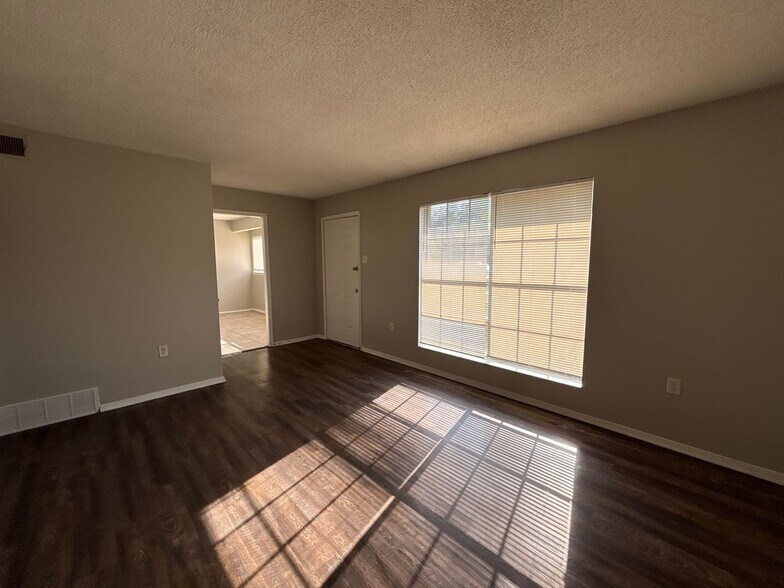 Building Photo - 5158 Breckenwood Dr