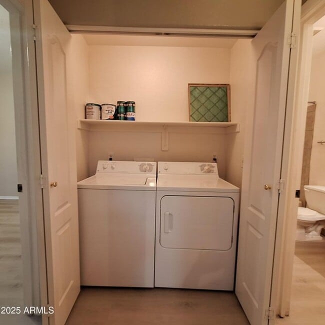 Building Photo - Charming 1 Bed 1 Bath Lower Level condo ++...