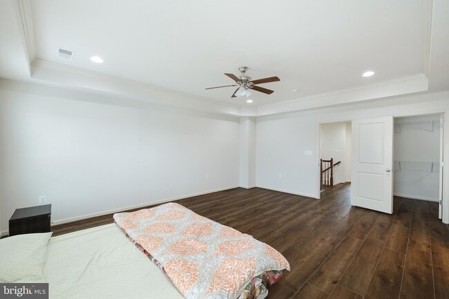 Building Photo - 42557 Dreamweaver Dr