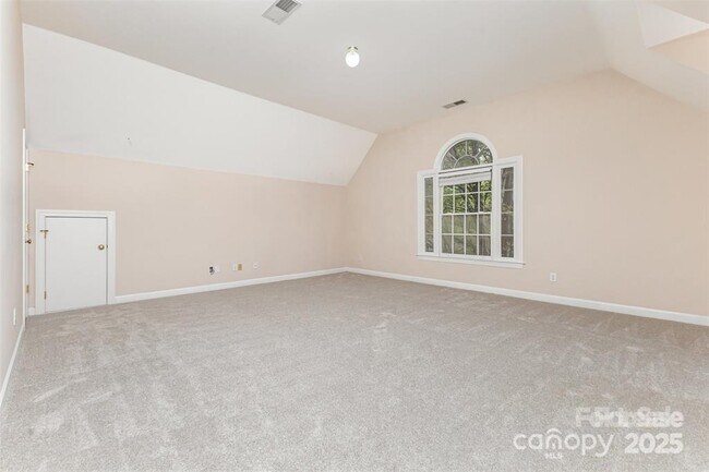 Building Photo - 3439 12 Oaks Pl