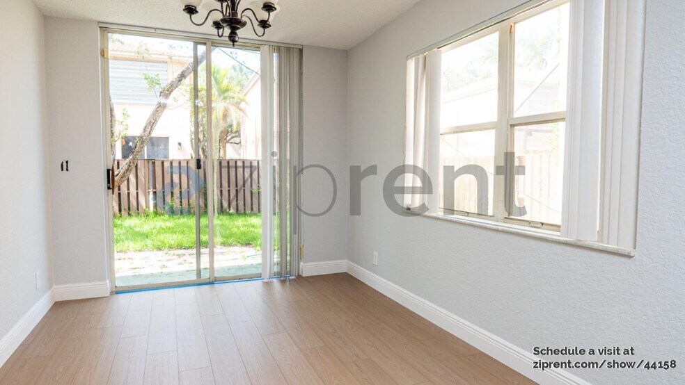 Building Photo - 10931 NW 12th Pl