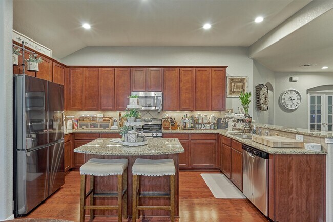 Building Photo - 204 Forest Peak Way