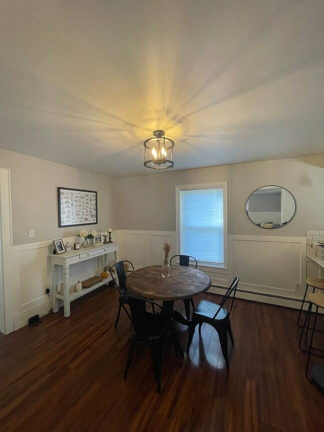 Building Photo - 8 Harris St