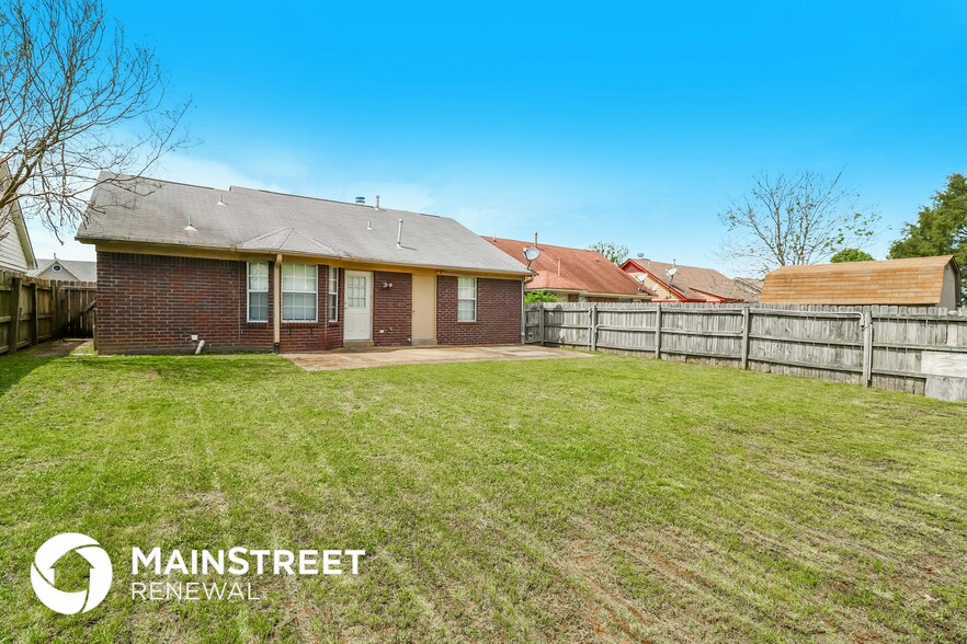 Building Photo - 7046 Foxhall Dr