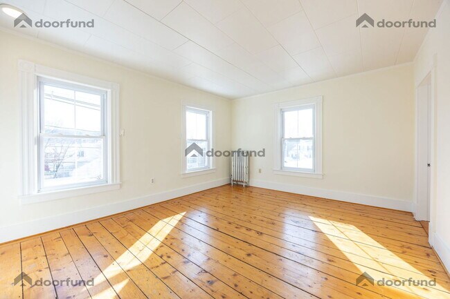 Building Photo - 12 Page St