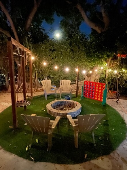 Private, Spacious Yard for the win! - 2659 Newell St