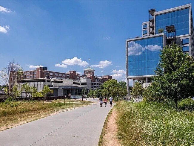 Building Photo - 620 Glen Iris Dr NE