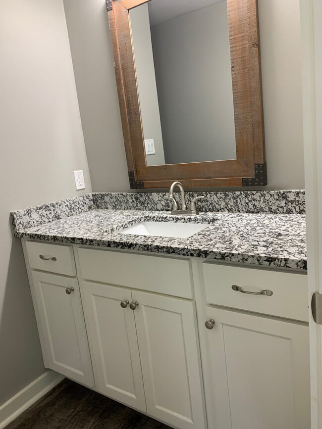 Building Photo - Charming 3-Bedroom Home with 2 Full Baths ...