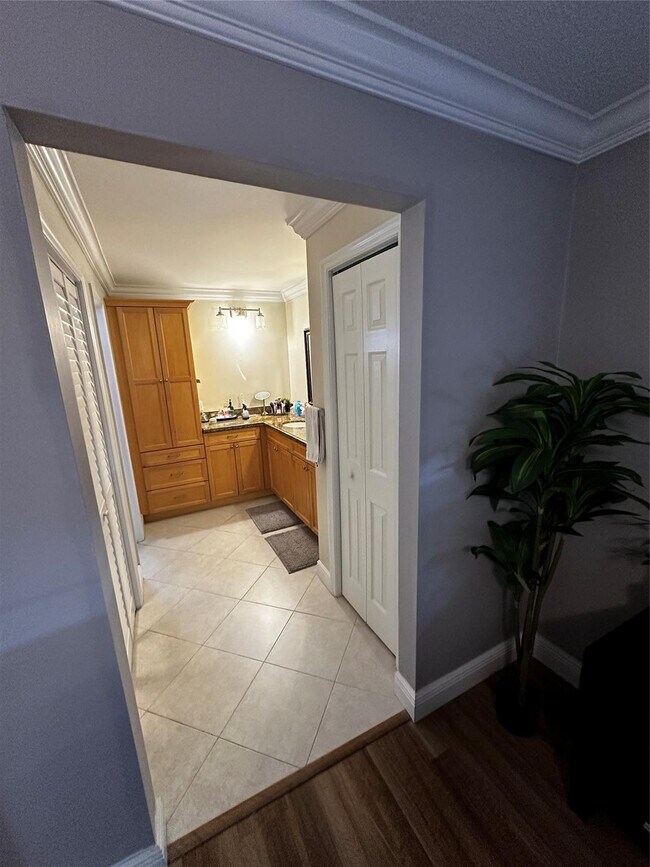 Building Photo - 6860 Calle Del Paz S