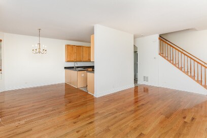 Building Photo - 593 Springbrook Trl N