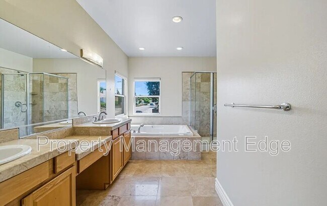 Building Photo - 1107 Las Flores Dr