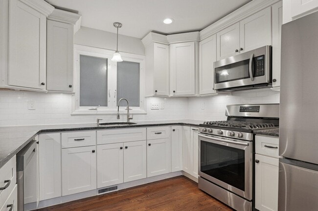 Building Photo - 22 Fox Pl