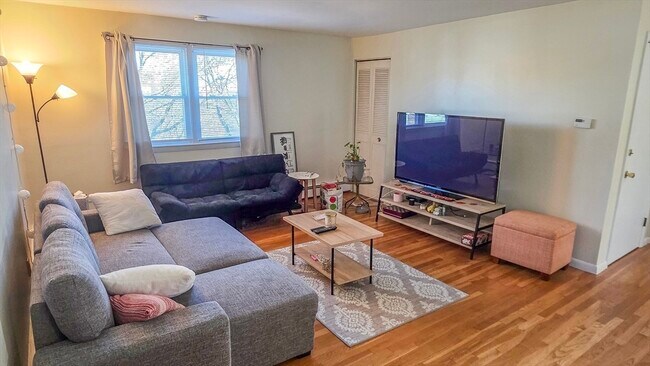 Building Photo - 55 Wedgewood Rd