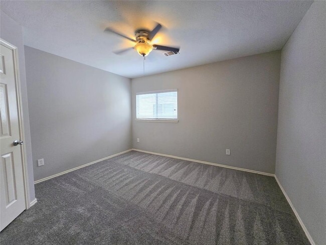 Building Photo - 1423 Stone Bluff Dr