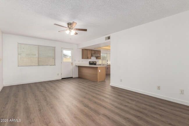 Building Photo - 5055 W Vogel Ave