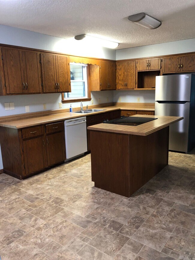 Building Photo - 125 Bluebird Glen