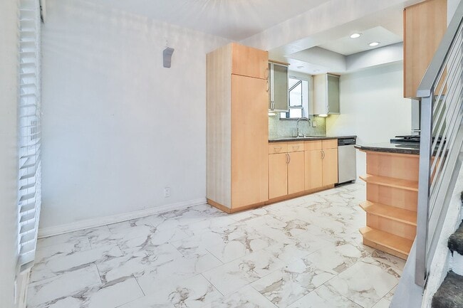 Building Photo - 18411 Hatteras St