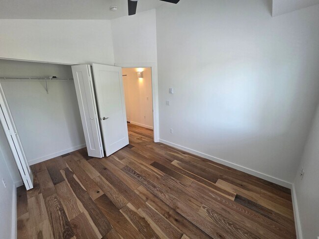 Building Photo - Beautifully Remodeled townhome on the south hill