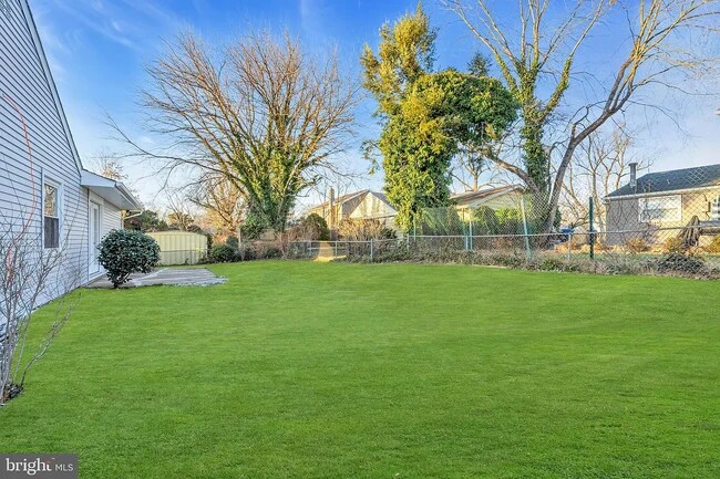 Building Photo - 17 Parish Ln