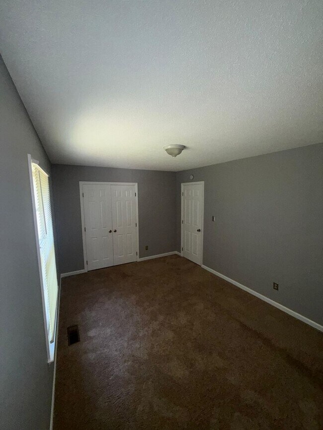 Building Photo - 4704 Lawndale Dr