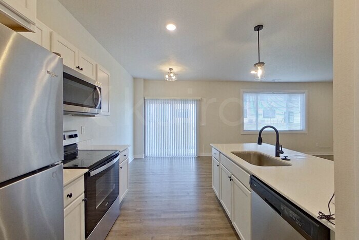 Building Photo - 6910 Bluebell Ct