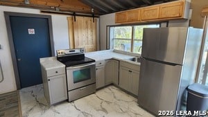 Building Photo - 560 Mountain Dr