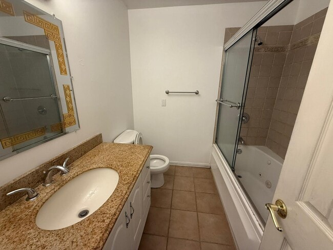 Building Photo - 82 Upton Dr