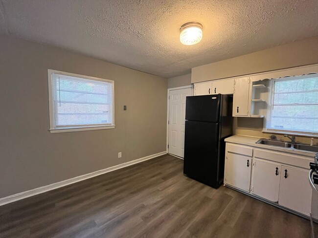 Building Photo - HAP/Section 8 Qualified!