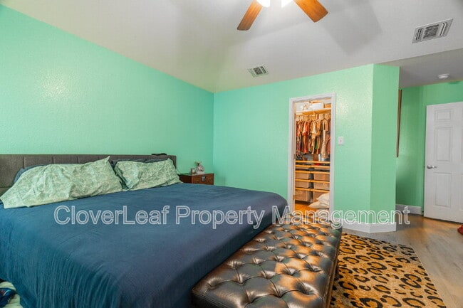 Building Photo - 4112 Cherry Tree Dr