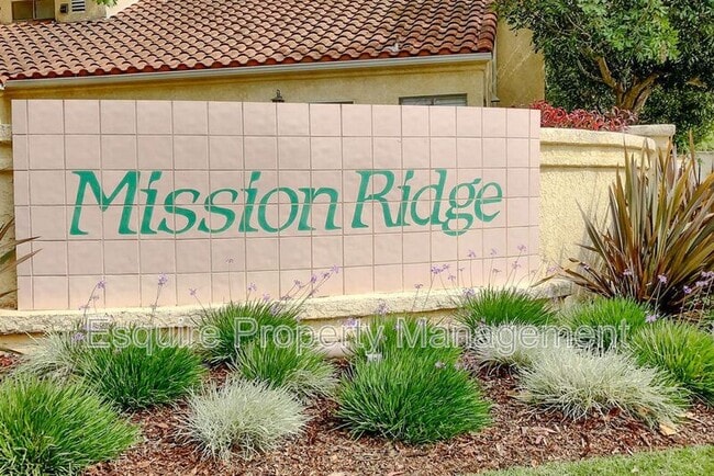 Building Photo - 1351 El Lazo Ct