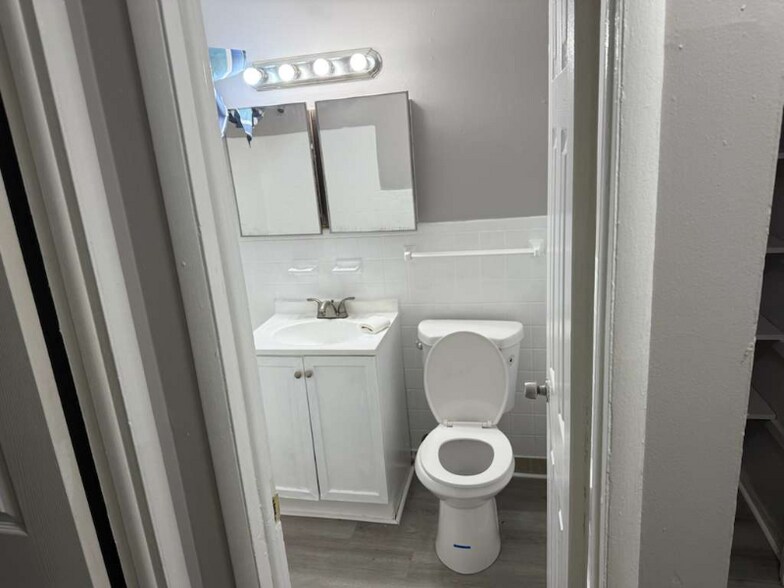 Building Photo - 13540 Superior Rd