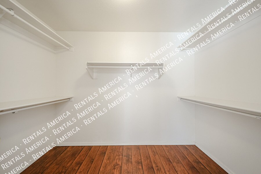 Building Photo - 1623 E Wildhorse Pl