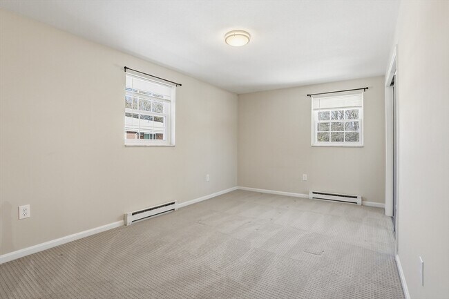 Building Photo - 39 Pleasant St