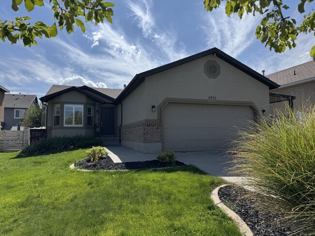 Building Photo - 4931 W Berry Creek Dr