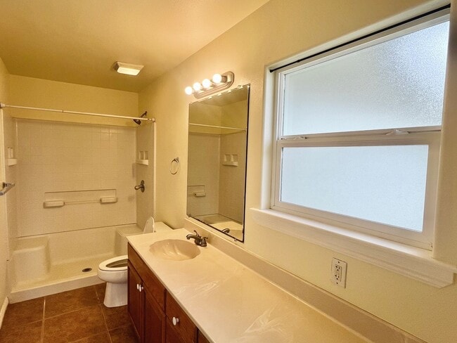 Building Photo - 3 Bedroom Home in Discovery Harbor with Ga...
