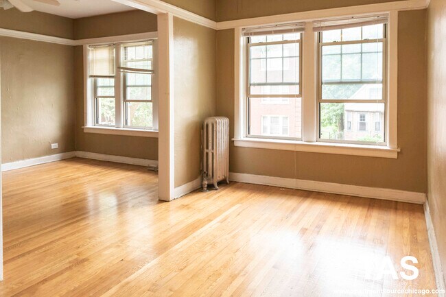 Building Photo - 5109 N Winchester Ave