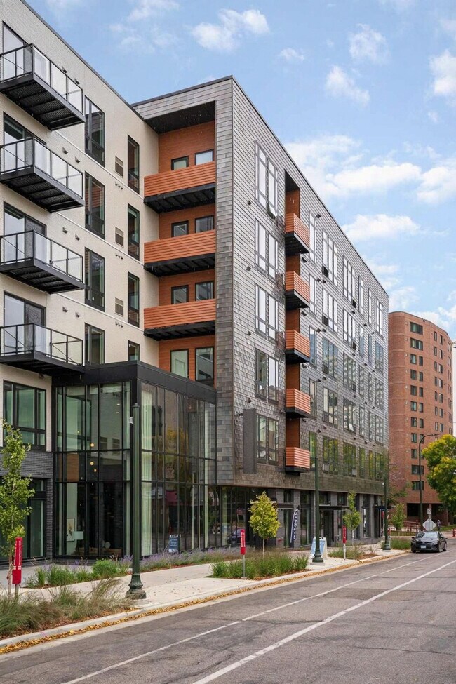 Building Photo - 1410 Nicollet Ave